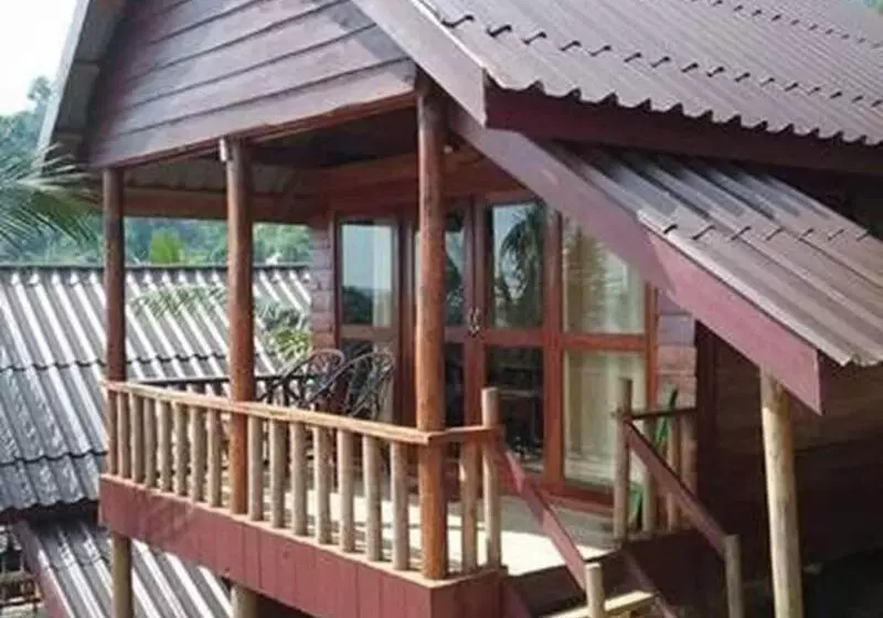 هتل Happy Elephant Bungalows