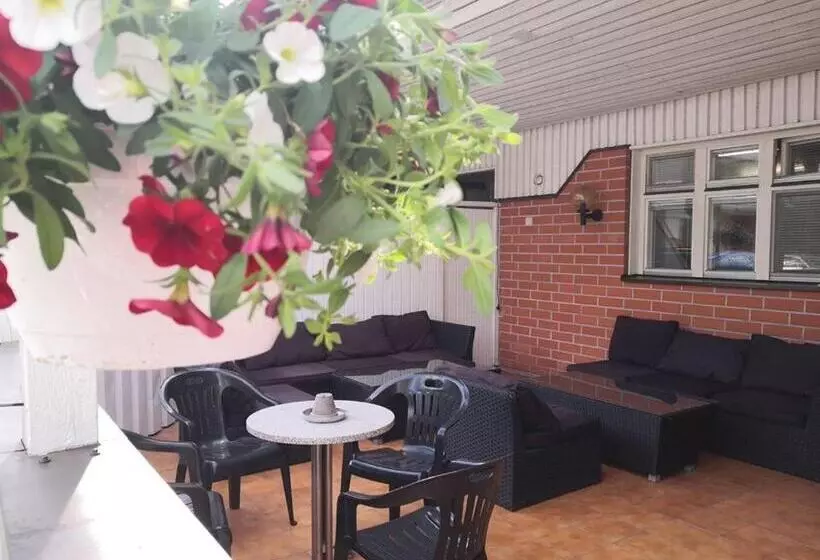 Hotelli Li Ravintola Tiilikka