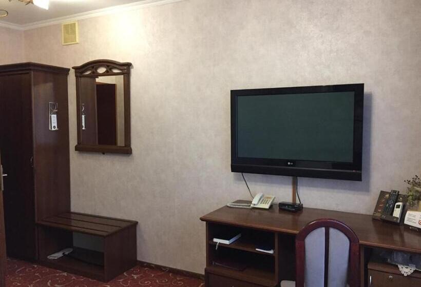 호텔 Restaurant Lyube Plus