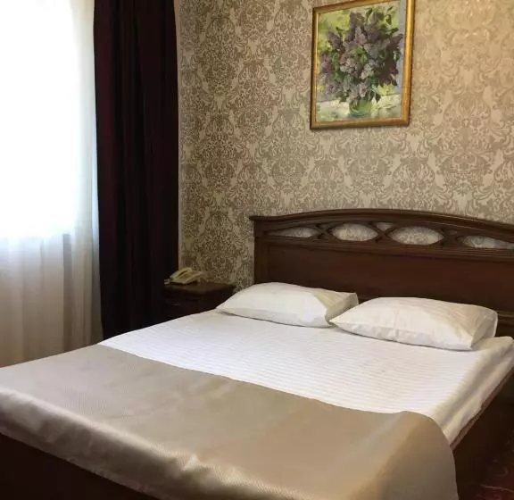 Hotel Restaurant Lyube Plus