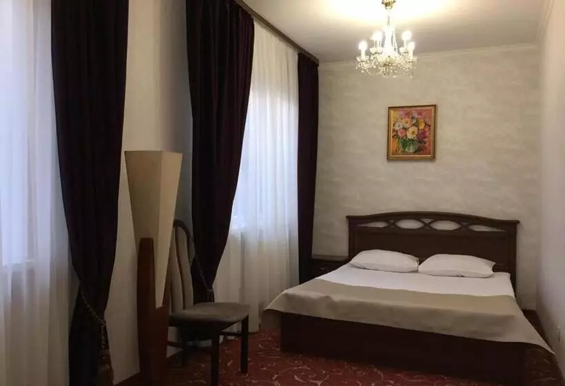 Hotel Restaurant Lyube Plus