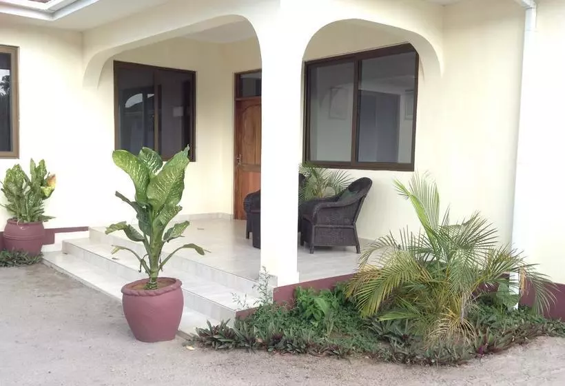 Aamiaismajoitus (B&B) Butiama Bustani