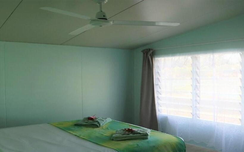 모텔 Ranginuis Retreat