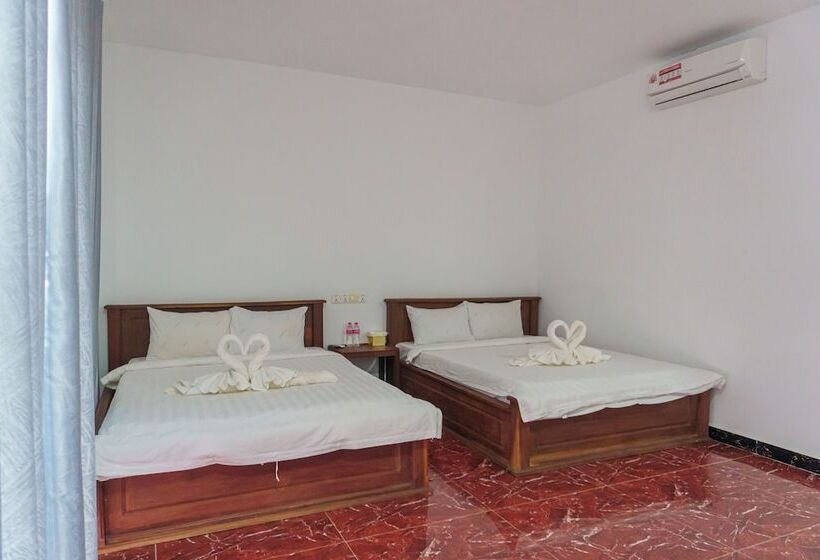 Hotel Reachbut Sessor