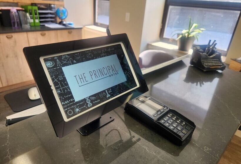 ホテル The Principal