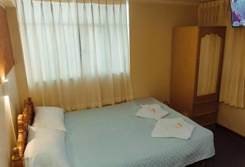 پانسیون Rama Inn Hostal