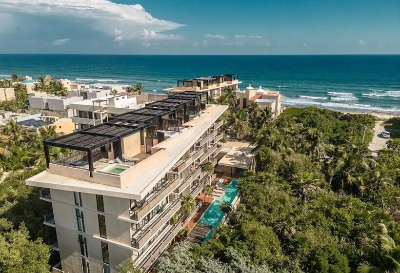 Luxury And Mordern Beachfront Condo By Bt Homes