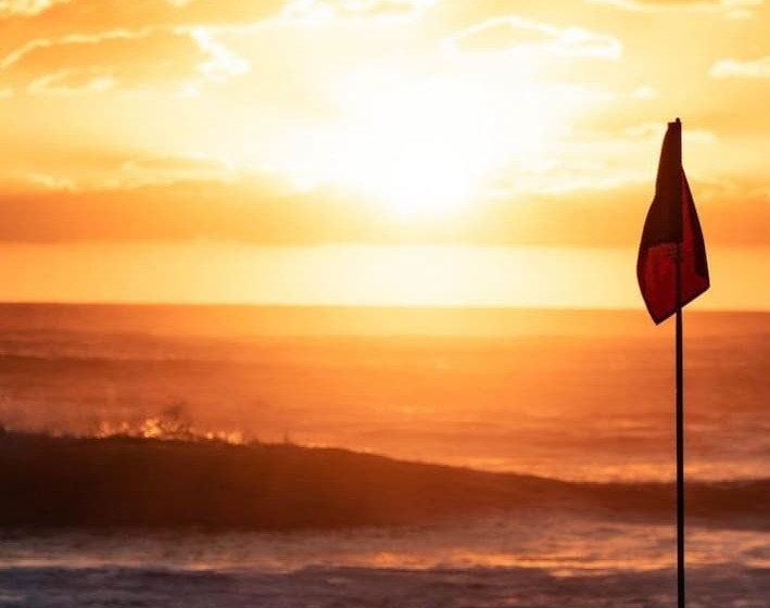 Luxury And Mordern Beachfront Condo By Bt Homes