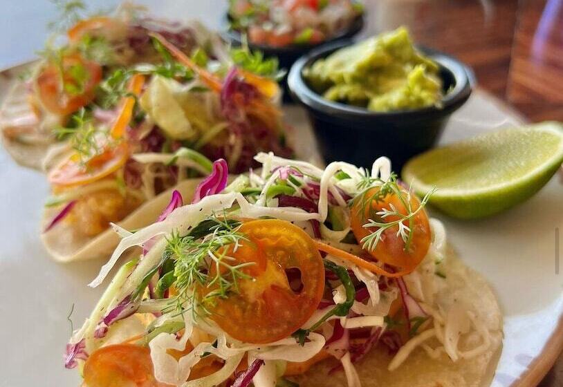 Luxury And Mordern Beachfront Condo By Bt Homes