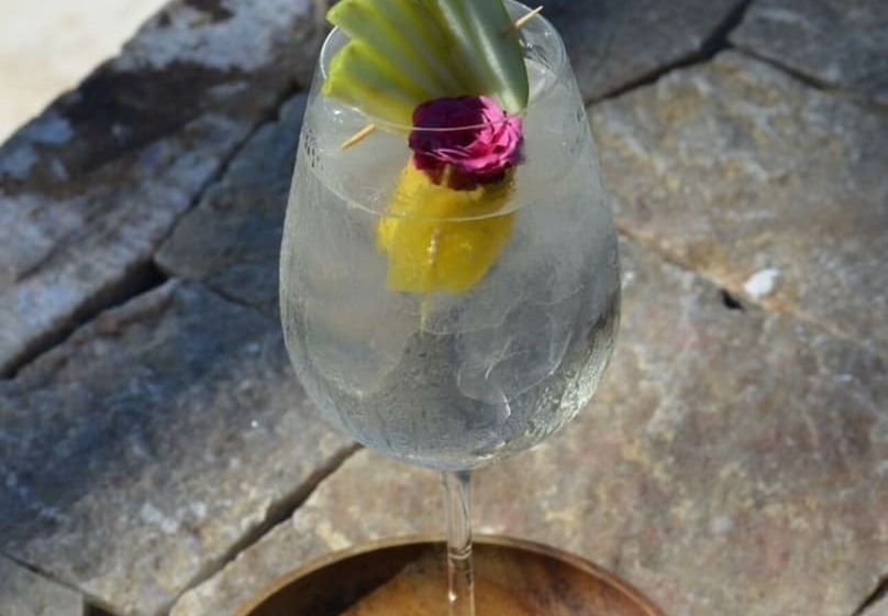 Luxury And Mordern Beachfront Condo By Bt Homes