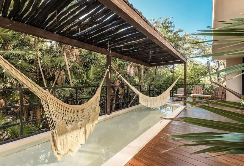 Luxury And Mordern Beachfront Condo By Bt Homes