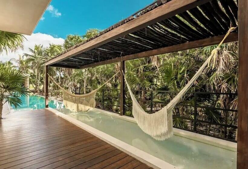 Luxury And Mordern Beachfront Condo By Bt Homes