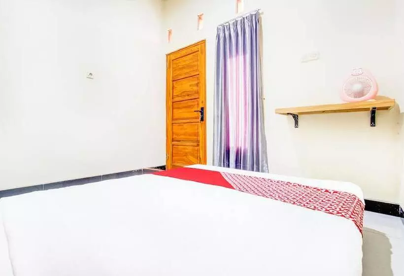 Hotelli Oyo 94124 Ekslusive Double N