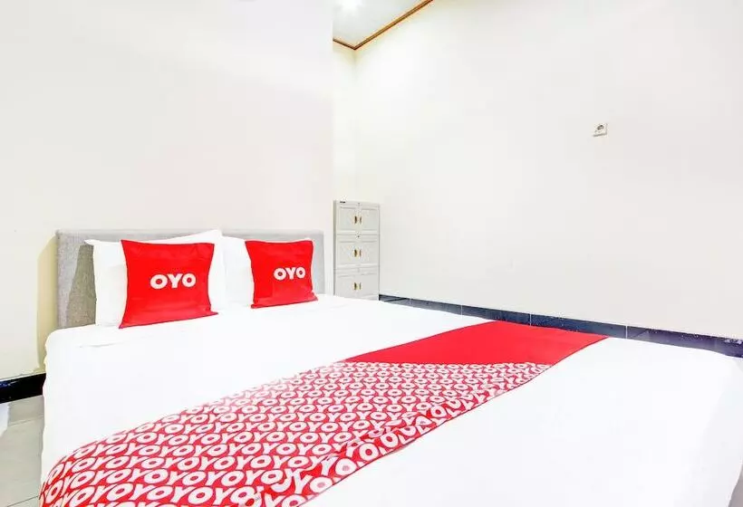 Hotelli Oyo 94124 Ekslusive Double N