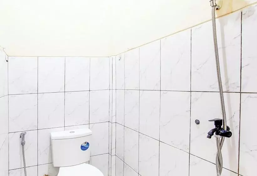 Hotelli Oyo 94124 Ekslusive Double N