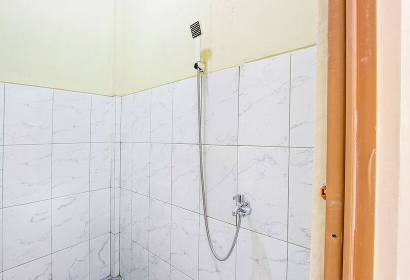 Hotel Oyo 94124 Ekslusive Double N