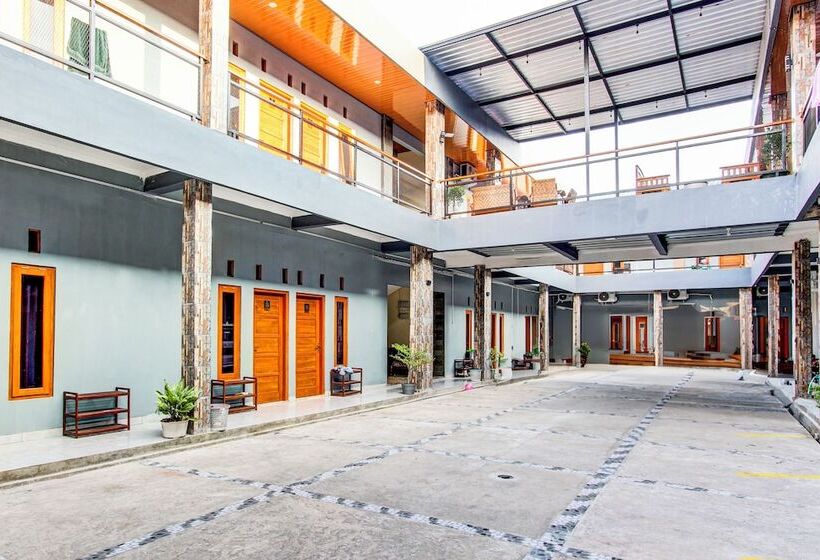 Hotel Oyo 94124 Ekslusive Double N