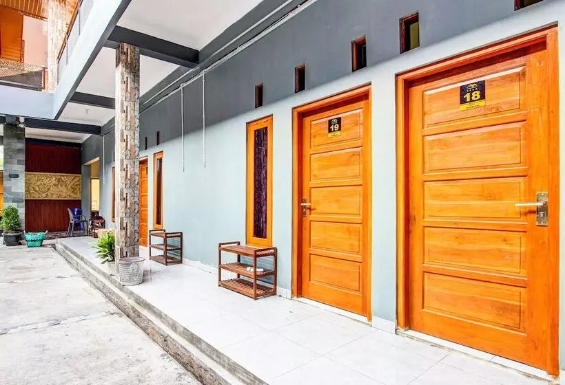 Hotelli Oyo 94124 Ekslusive Double N