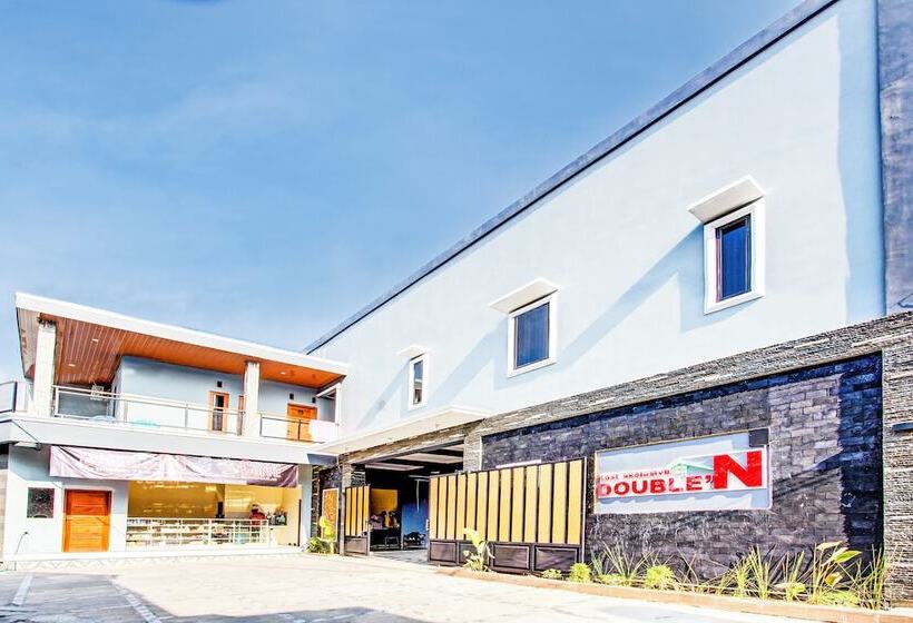 Hotel Oyo 94124 Ekslusive Double N