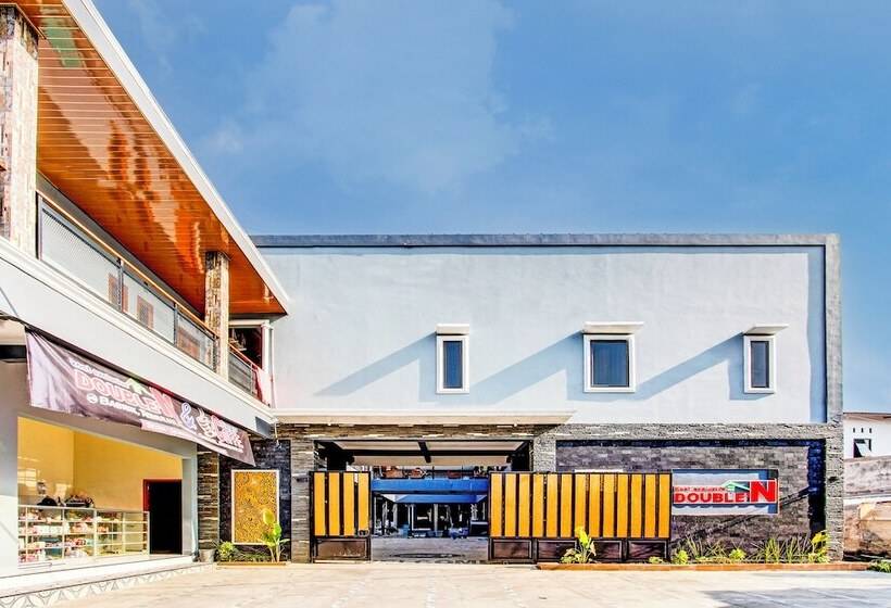 Hotel Oyo 94124 Ekslusive Double N