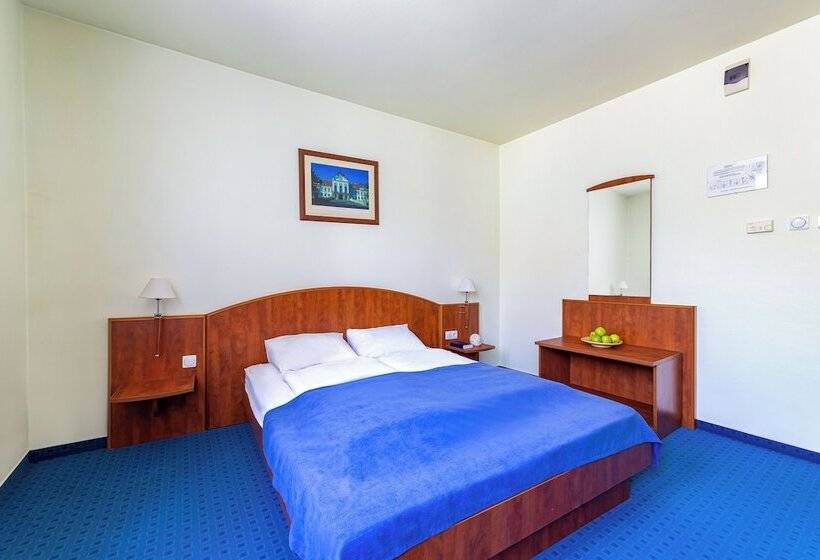 Bed and Breakfast Villa Oliver Gödöllő