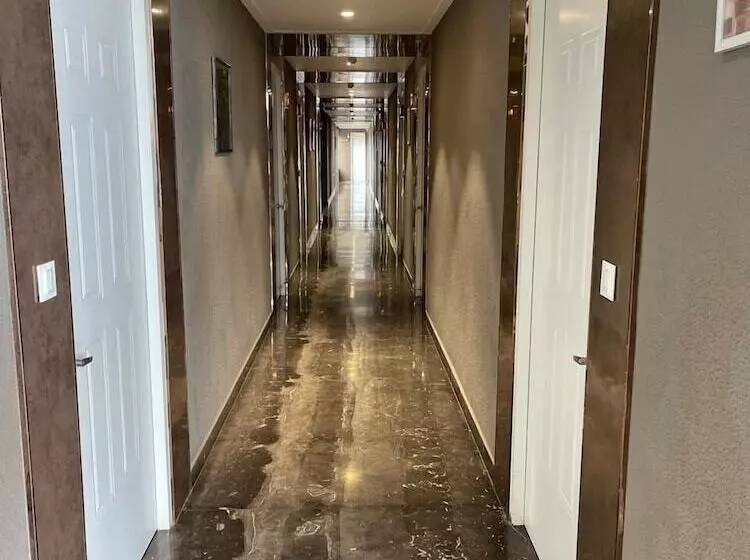 J P Hotel And Wedding Square