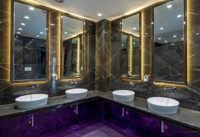 J P Hotel And Wedding Square