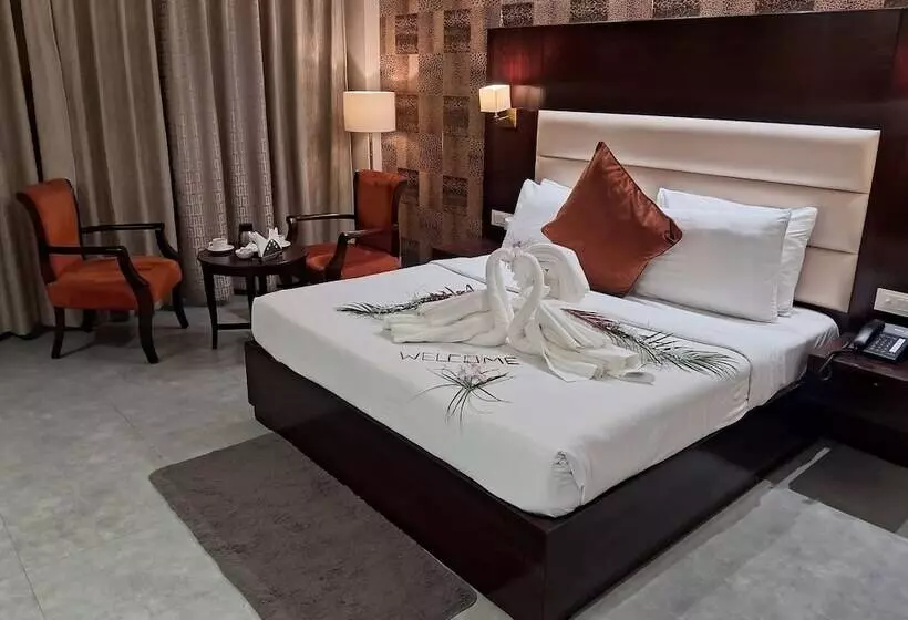 J P Hotel And Wedding Square