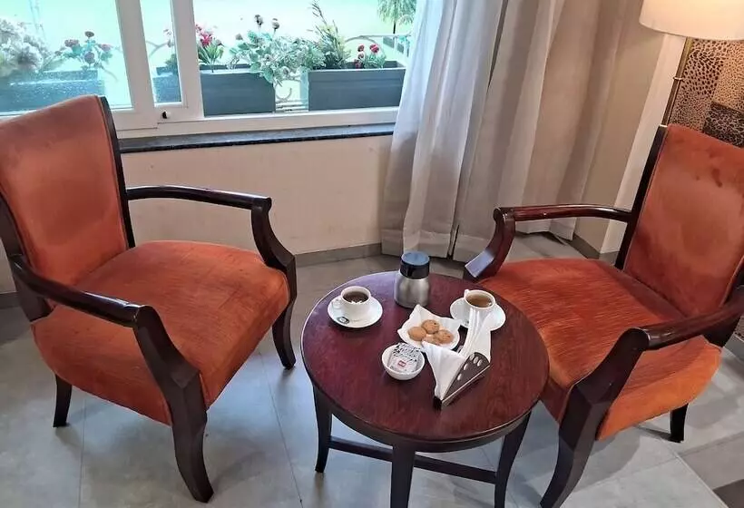 J P Hotel And Wedding Square