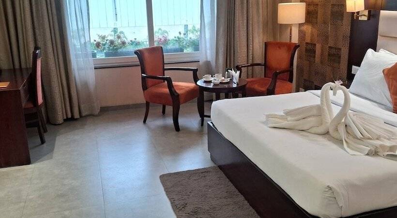 J P Hotel And Wedding Square