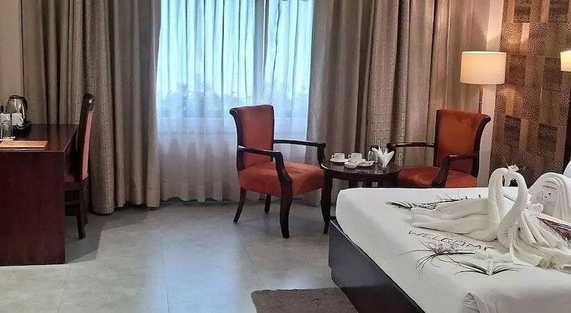 J P Hotel And Wedding Square