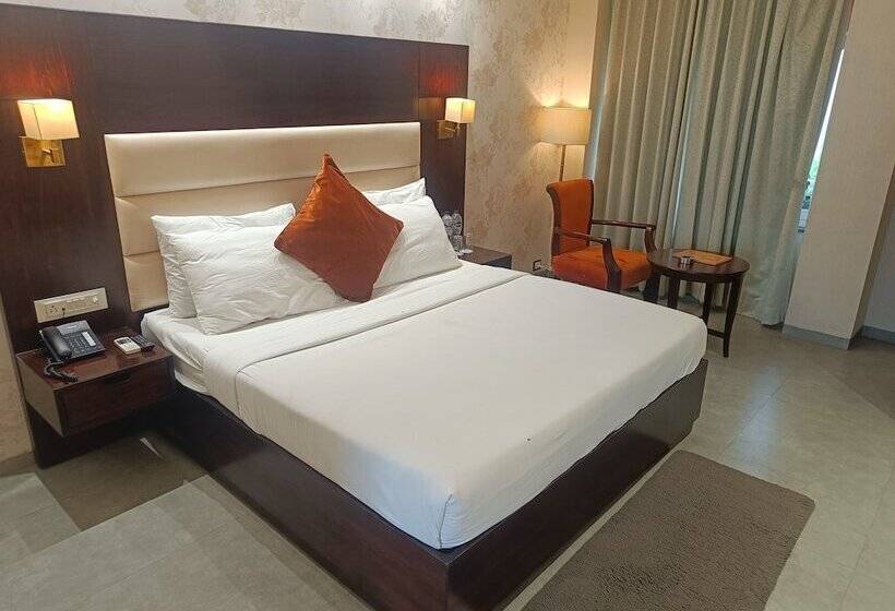 J P Hotel And Wedding Square