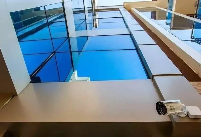 Smyrna Homes & Suits