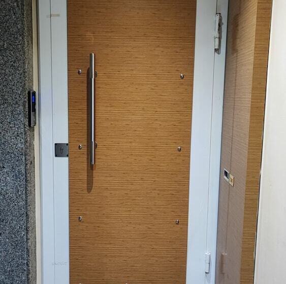 Smyrna Homes & Suits