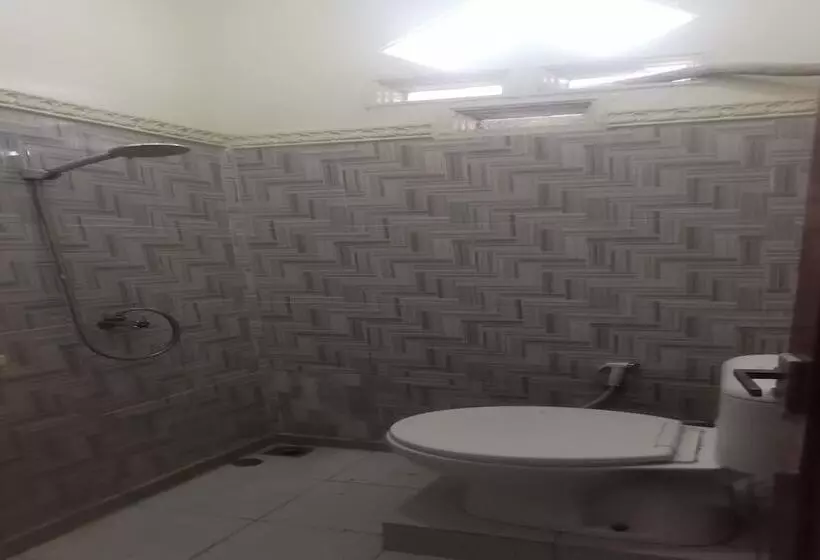 Hotelli Oyo 94078 Azzahra Homestay Syariah