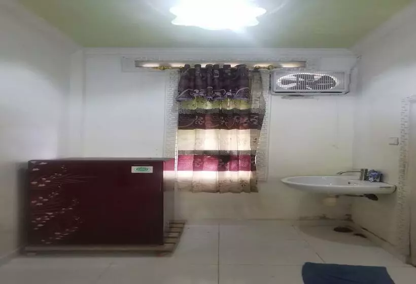 Hotelli Oyo 94078 Azzahra Homestay Syariah