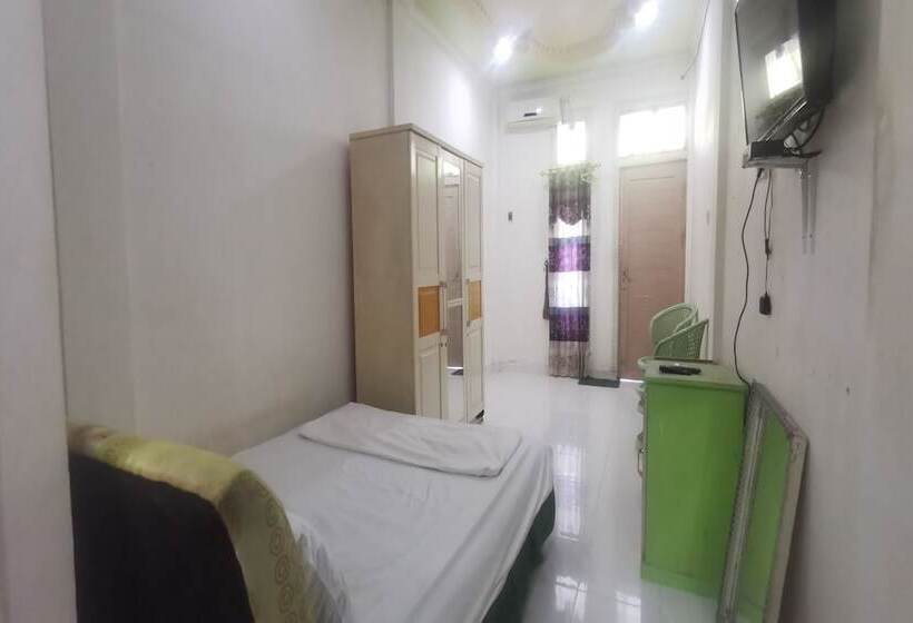 فندق Oyo 94078 Azzahra Homestay Syariah