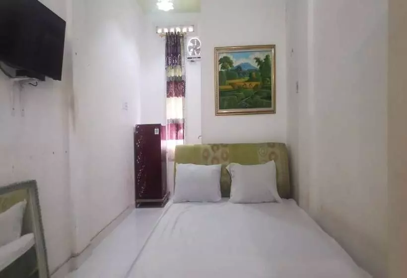 Hotelli Oyo 94078 Azzahra Homestay Syariah