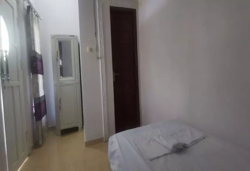 Hotelli Oyo 94078 Azzahra Homestay Syariah