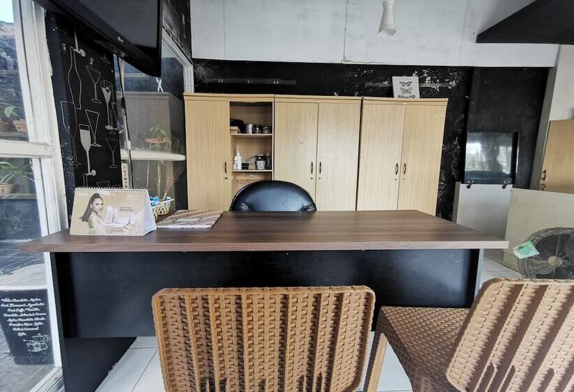 فندق Oyo 94078 Azzahra Homestay Syariah