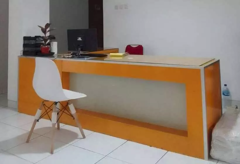 Hotelli Oyo 94106 Kitarooms Property