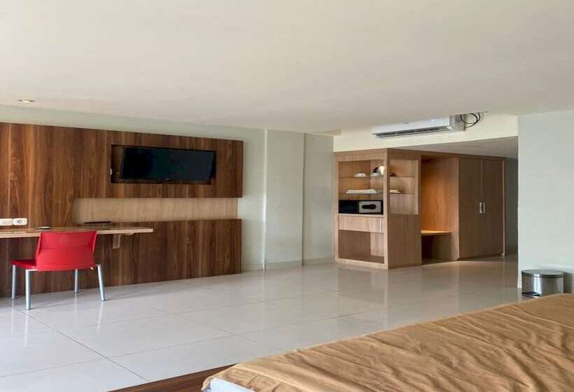 호텔 Oyo 94106 Kitarooms Property