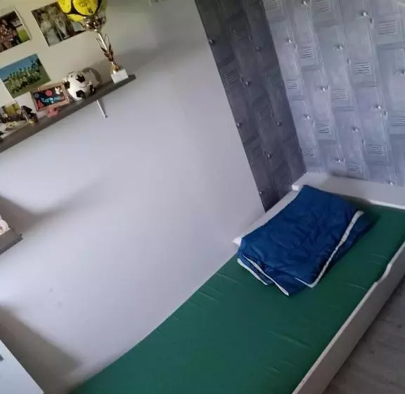 Aamiaismajoitus (B&B) Hellfest 25