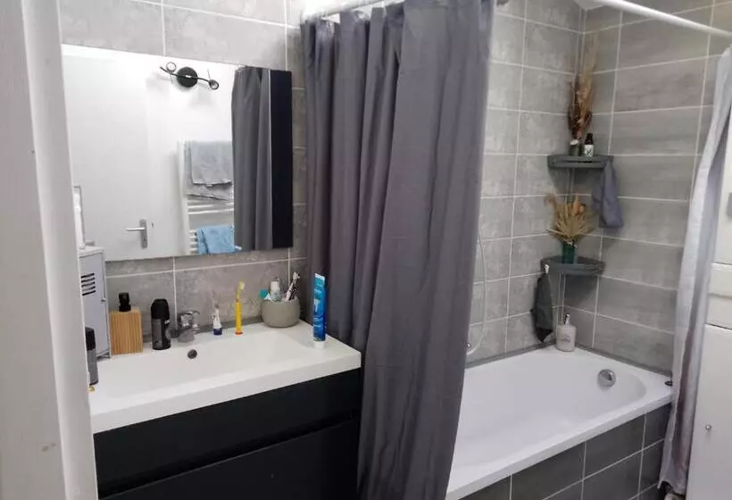 Aamiaismajoitus (B&B) Hellfest 25