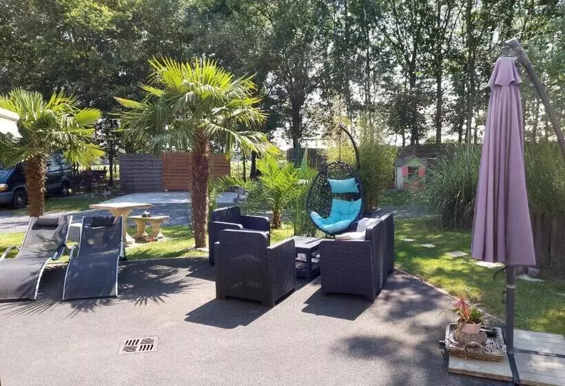 Aamiaismajoitus (B&B) Hellfest 25