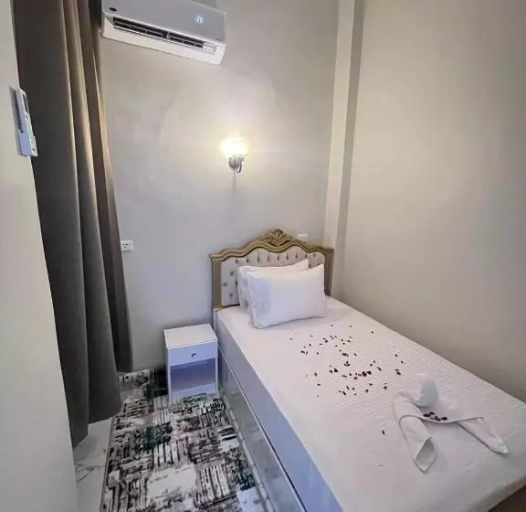 هتل Future Hostel