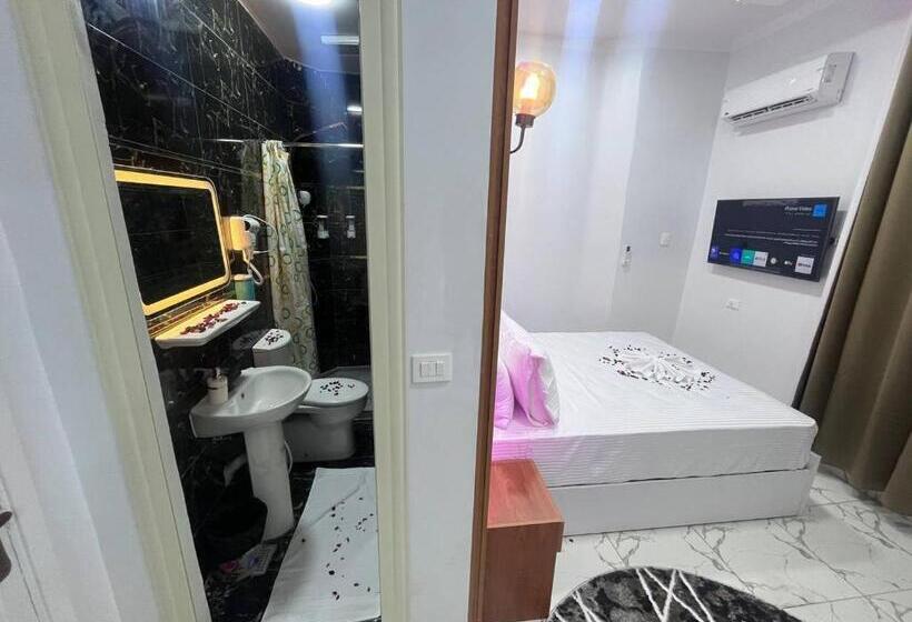 هتل Future Hostel