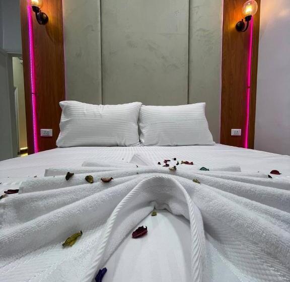 هتل Future Hostel