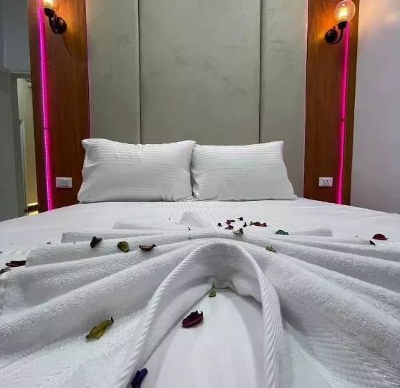 هتل Future Hostel