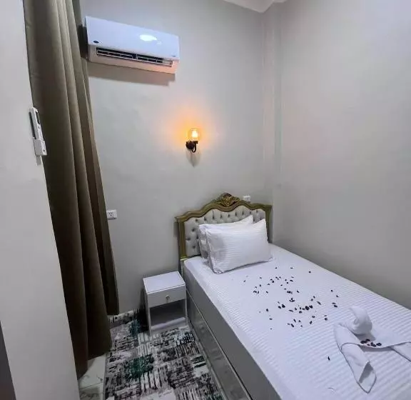 هتل Future Hostel